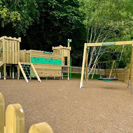 Spacious Primrose Lodge For 6 With Hot Tub At A Spa Resort Chudleigh 외부 사진