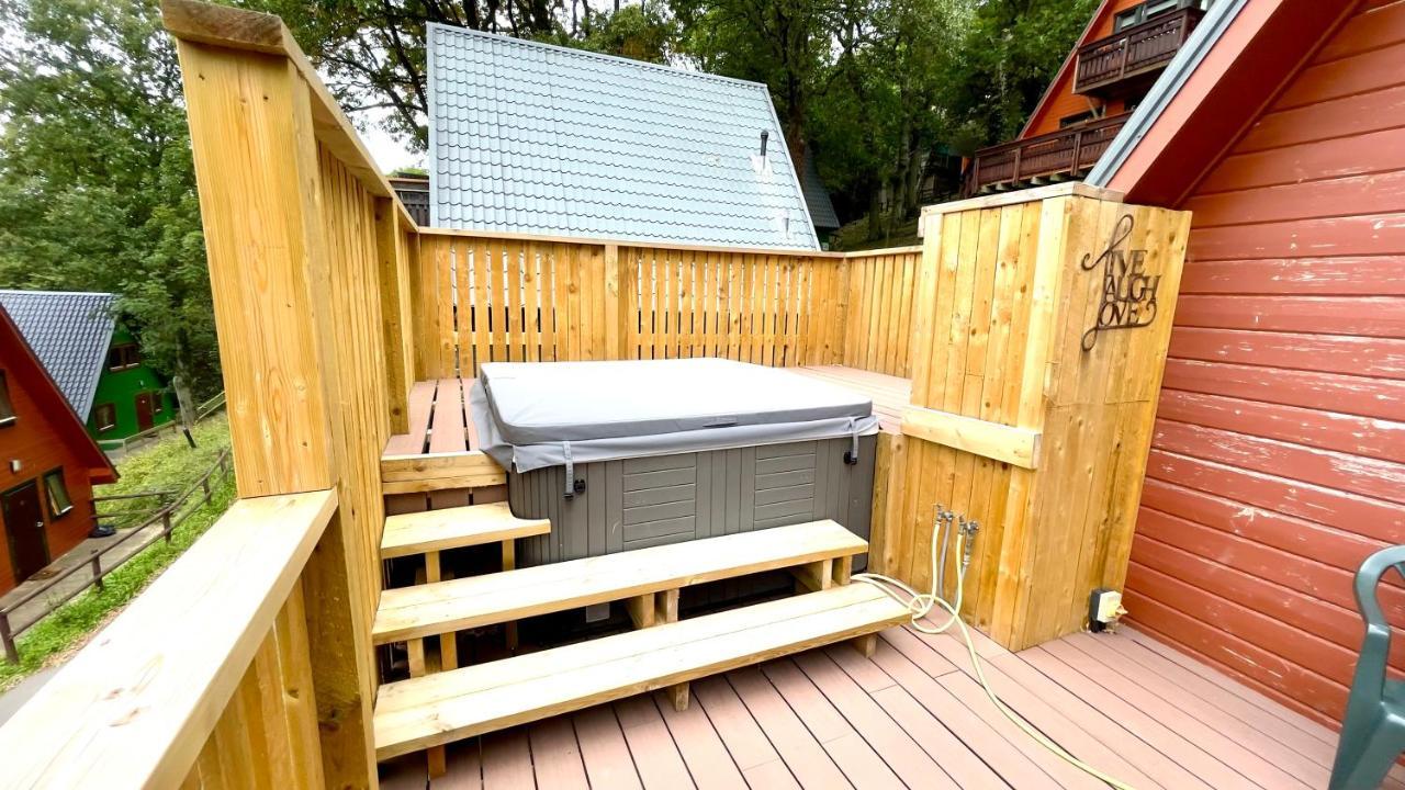 Spacious Primrose Lodge For 6 With Hot Tub At A Spa Resort Chudleigh 외부 사진