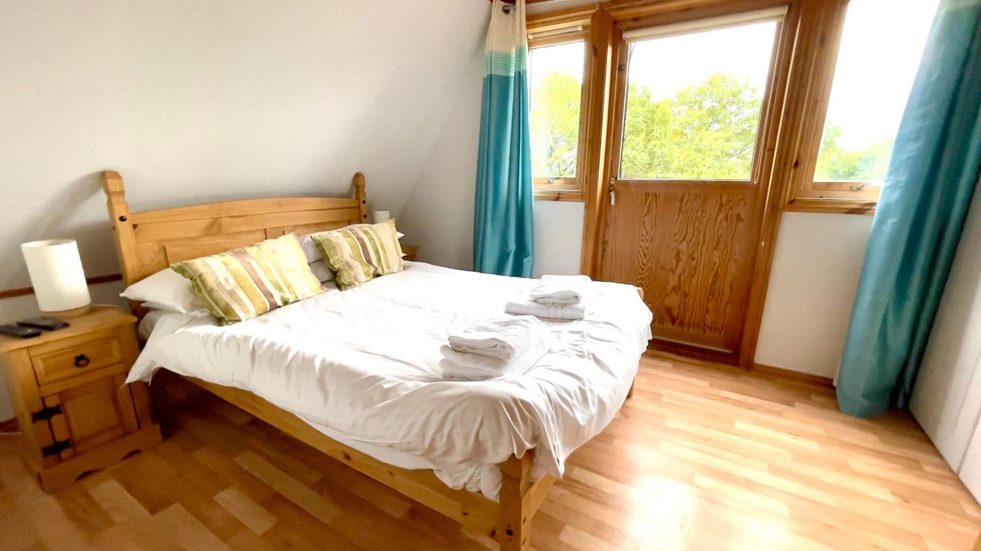 Spacious Primrose Lodge For 6 With Hot Tub At A Spa Resort Chudleigh 외부 사진